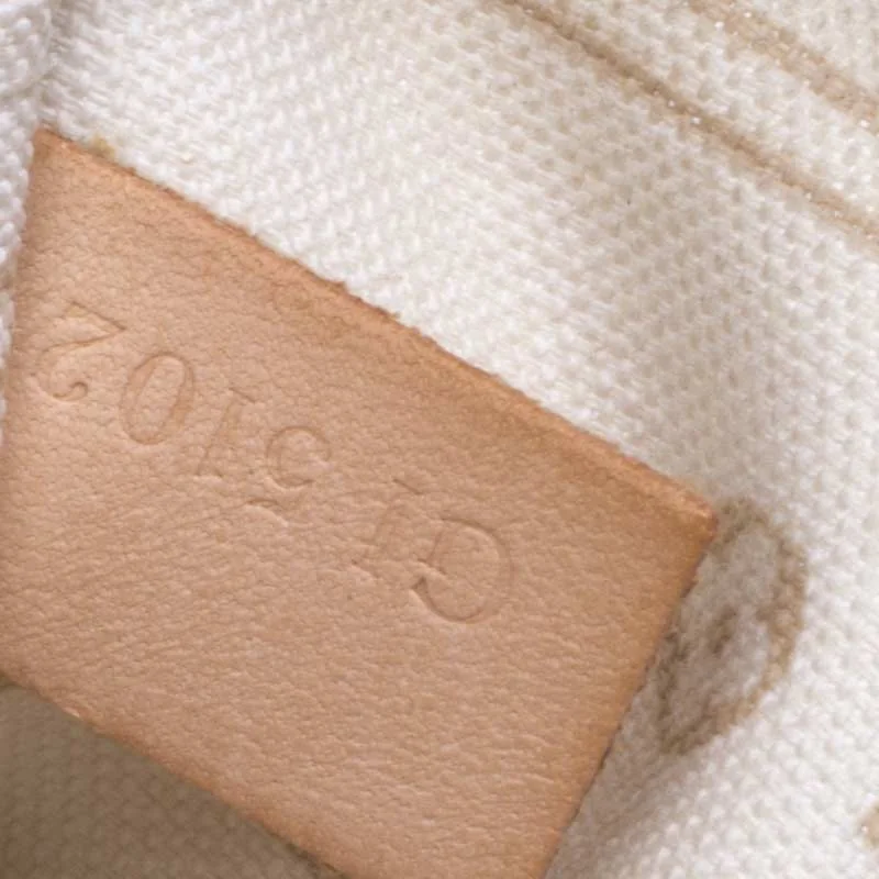 Louis Vuitton Louis Vuitton bag detail - spot a fake Louis Vuitton bag