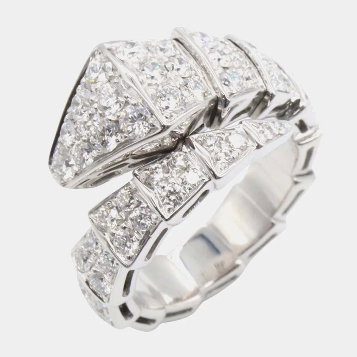 Bvlgari Bvlgari fine jewelry (Serpenti, B.zero1, BVLGARI BVLGARI, Divas&rsquo; Dream) detail - Bvlgari resale value