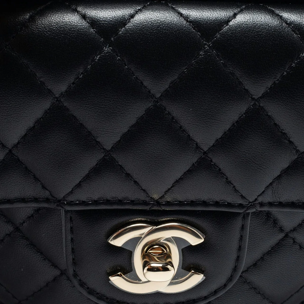Chanel Chanel Classic Heart Bag detail - Chanel Heart Bag