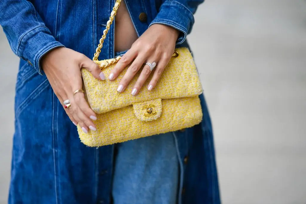 Vintage Chanel bag buying standards and serial numbers